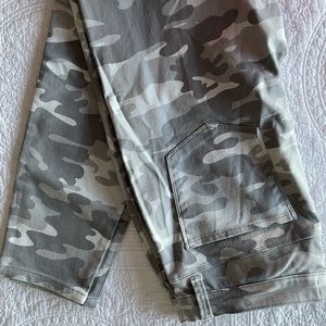 Design Lab Camo Pants
